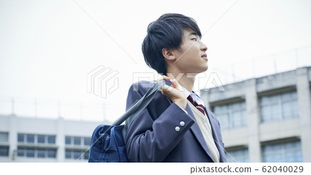 Daily life of high school students 62040029