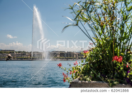 Geneva Lake with Fountain 62041866