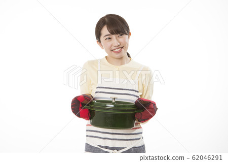 Woman cooking image 62046291