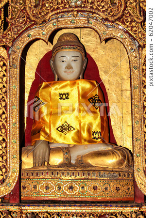 Buddha in the Nga Phe Kyaung Monastery at Inle Buddha in the Nga Phe Kyaung Monastery at Inle 62047002