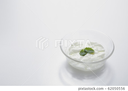 靠窗的酸奶薄荷 靠窗的酸奶薄荷 62050556