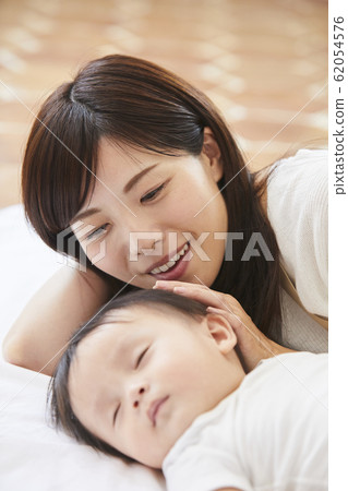 Baby and mother Baby and mother 62054576