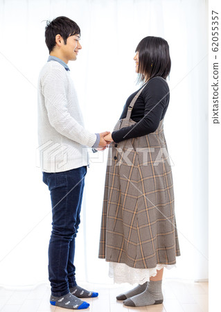 Married couple's maternity photo Married couple's maternity photo 62055357