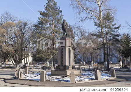 Monument to Lenin at the Revolution Square in city Vologda, Russia 62056894