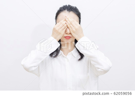 女人隱藏她的眼睛 女人隱藏她的眼睛 62059056