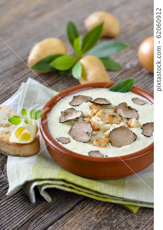 Potato soup with truffles Potato soup with truffles 62060912