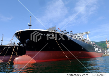 貨船在JMU Kure工廠等待交貨 62062808