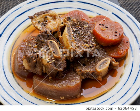 韓國傳統食品排骨蒸 韓國傳統食品排骨蒸 62064458