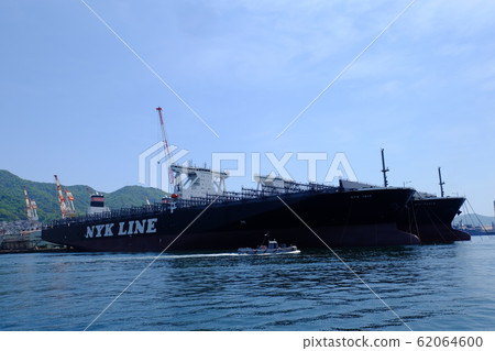 貨船在JMU Kure工廠等待交貨 62064600