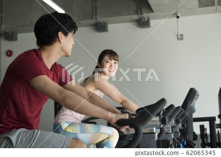 Sports Gym Trainer Gym Friends 62065345