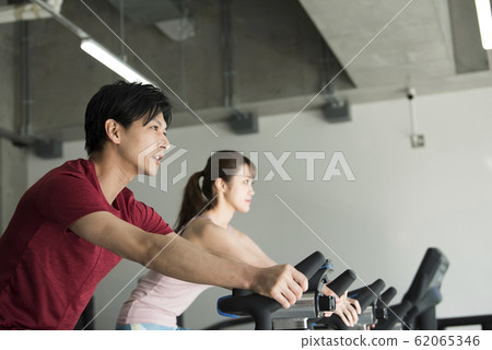 體育健身教練健身朋友 62065346