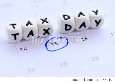 USA tax due date marked on calendar 15 April - tax USA tax due date marked on calendar 15 April - tax 62066010