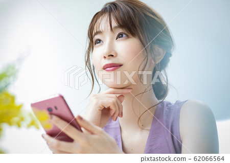 Female smartphone smartphone 62066564