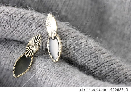 Earrings Earrings 62068743