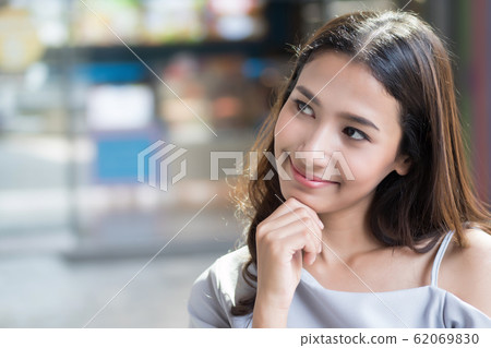 smart thoughtful woman thinking, planning; 62069830
