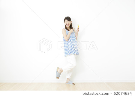 女子 62074684