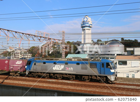 EF210在天文台的背景下在明石上運行 62075840