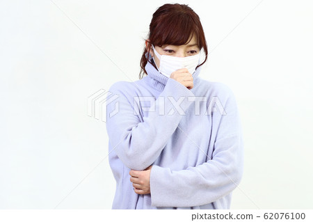 戴著面具的女人 戴著面具的女人 62076100