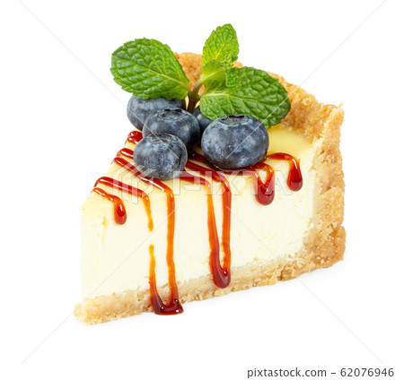 Cheesecake with fresh blueberries  62076946