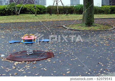 公園遊樂設備 62079541