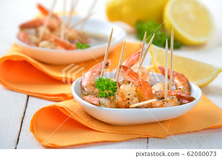 Spanish sherry prawns 62080073