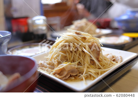 Ohori Onsen bean sprouts Ohori Onsen bean sprouts 62080448