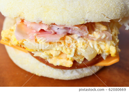 Sausage egg muffin Sausage egg muffin 62080669