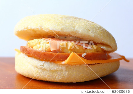 Sausage egg muffin Sausage egg muffin 62080686