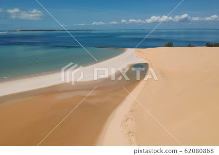 breathtaking sandbanks on an island with turquoise water 62080868