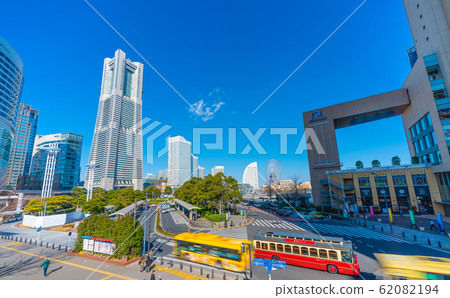 日本的橫濱城市景觀在櫻木町站前,遊客很少,人稀少...(新的冠狀病毒爆發)= 5日下午 日本的橫濱城市景觀在櫻木町站前,遊客很少,人稀少...(新的冠狀病毒爆發)= 5日下午 62082194