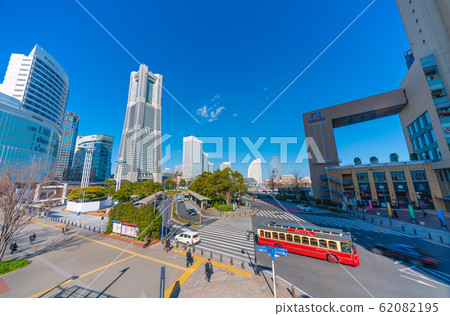 日本的橫濱城市景觀在櫻木町站前，遊客很少，人稀少...（新的冠狀病毒爆發）= 5日下午 62082195