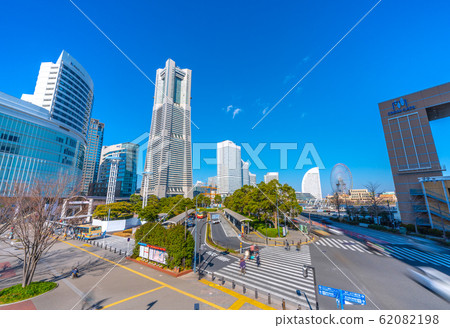 日本的橫濱城市景觀在櫻木町站前，遊客很少，人稀少...（新的冠狀病毒爆發）= 5日下午 62082198