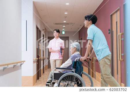 高級，護理院，看護人，輪椅 62083702