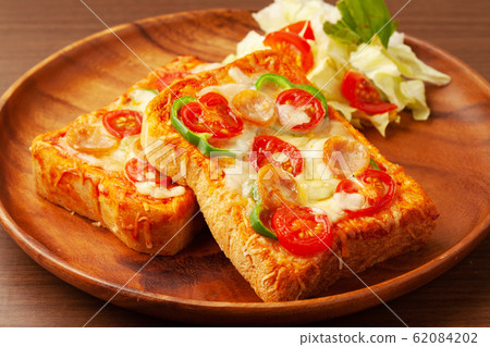 Pizza toast Pizza toast 62084202