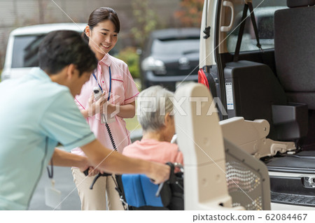 老人,看護人,福利車,接機 老人,看護人,福利車,接機 62084467