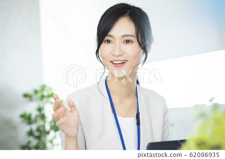 商業工作婦女介紹 商業工作婦女介紹 62086935