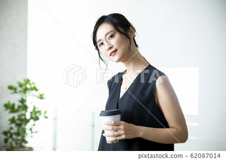 女人眼鏡咖啡 62087014