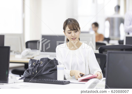 Business woman 62088007