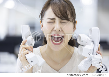 辦公室年輕女子電話 62088416