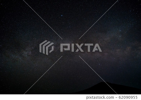 Summer large triangle rising from Mt. 62090955