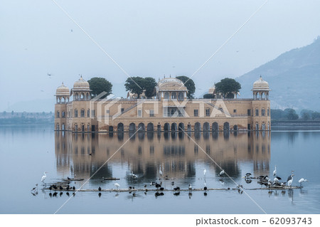 jal mahal at dusk 62093743