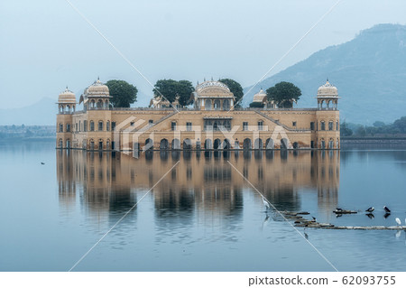 jal mahal at dusk 62093755