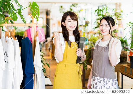 Female clerk part-time job customer service apparel cute casual 62095203