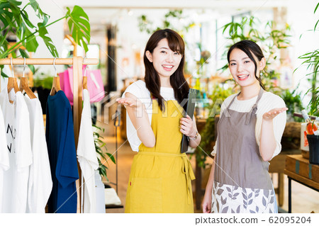 女店員兼職工作客戶服務服裝可愛休閒 62095204