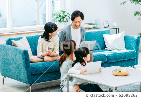 年輕的家庭 62095262