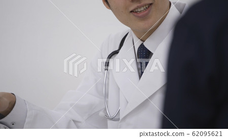 治療病人的醫生 62095621