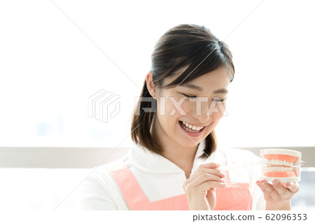 女高級指導牙膏 女高級指導牙膏 62096353