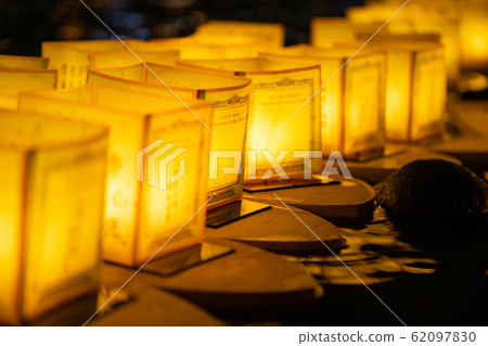 水燈籠，祈禱，水燈籠，慶典，玉蘭盂蘭盆節，泰國水燈籠，宗教節日，水燈籠 62097830