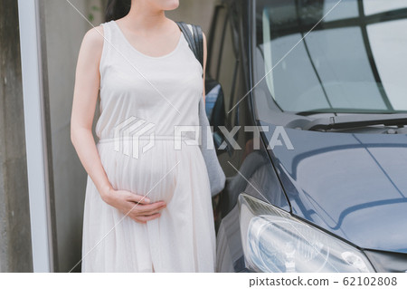 pregnant, pregnant woman, drive 62102808