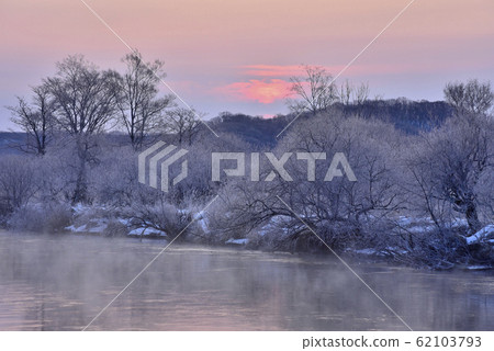 Kushiro River Winter Morning 62103793